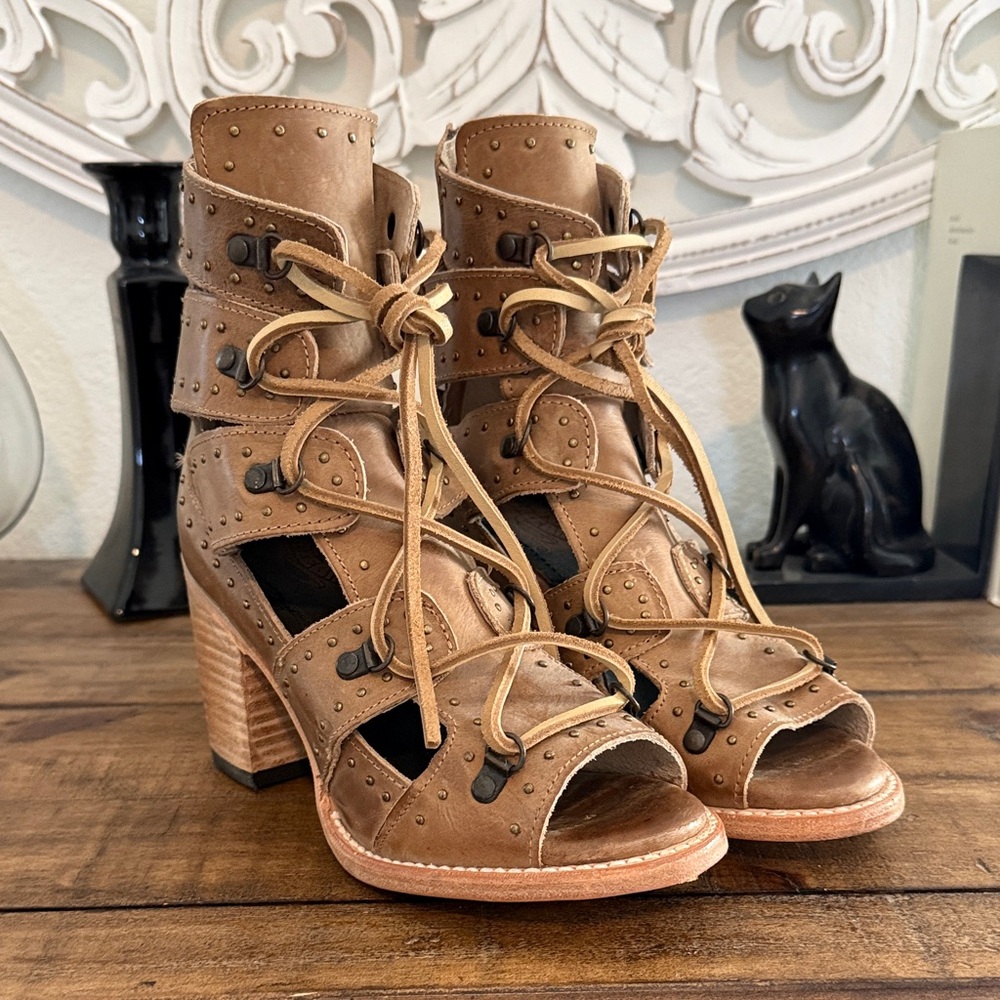 Freebird by Seven ‘Brandy’ in Tan Sz 7 -  New in Box - UNREAL 🔥🔥